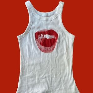 Lips Tank